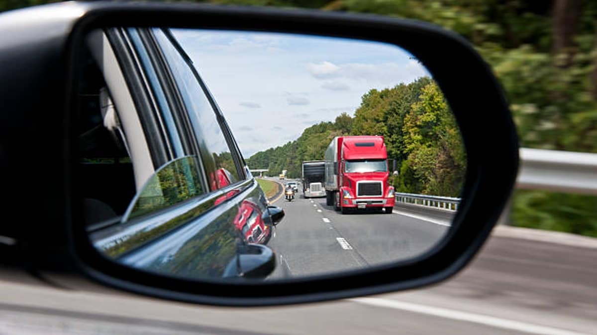 Cara Mengganti Kaca Spion Mobil Sendiri Dengan Mudah dan Efektif