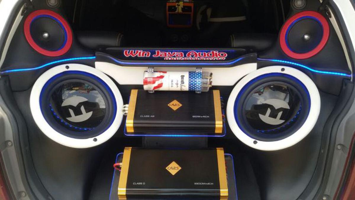 Head Unit Mobil Canggih Untuk Pengalaman Berkendara Modern